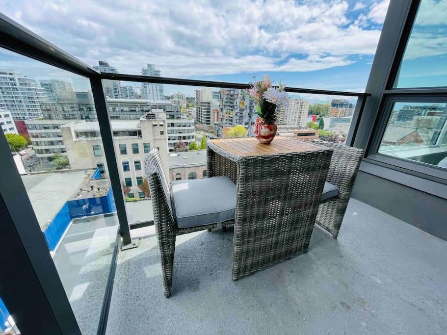 Modern 2 Bedroom Ocean Views Victoria Downtown Free Parking Exteriér fotografie